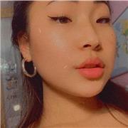Me llamo Paula, soy estudiante y me gustaría impartir clases de Música, Inglés o Matemáticas